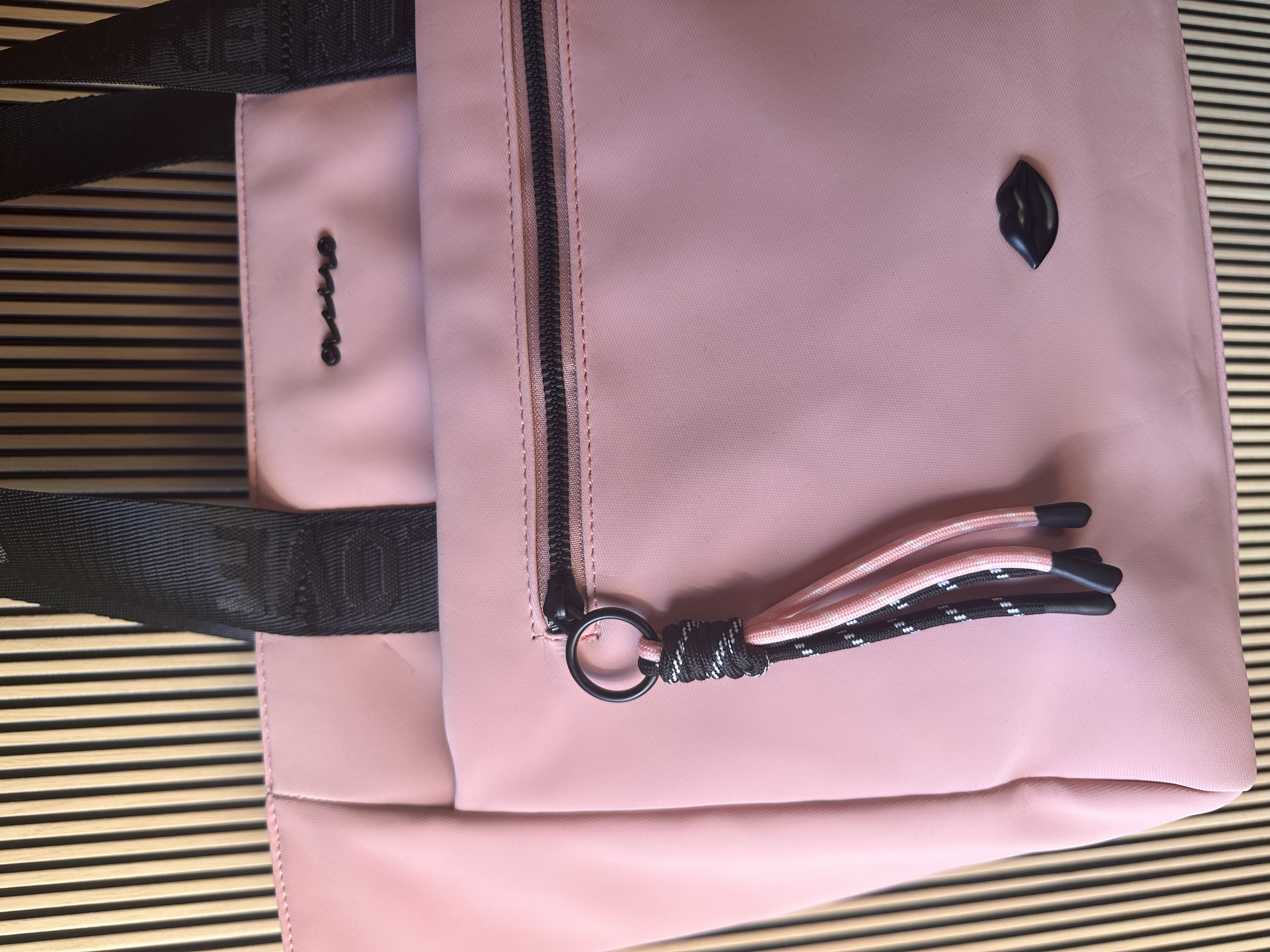 Cartera Rosa Oreiro Love