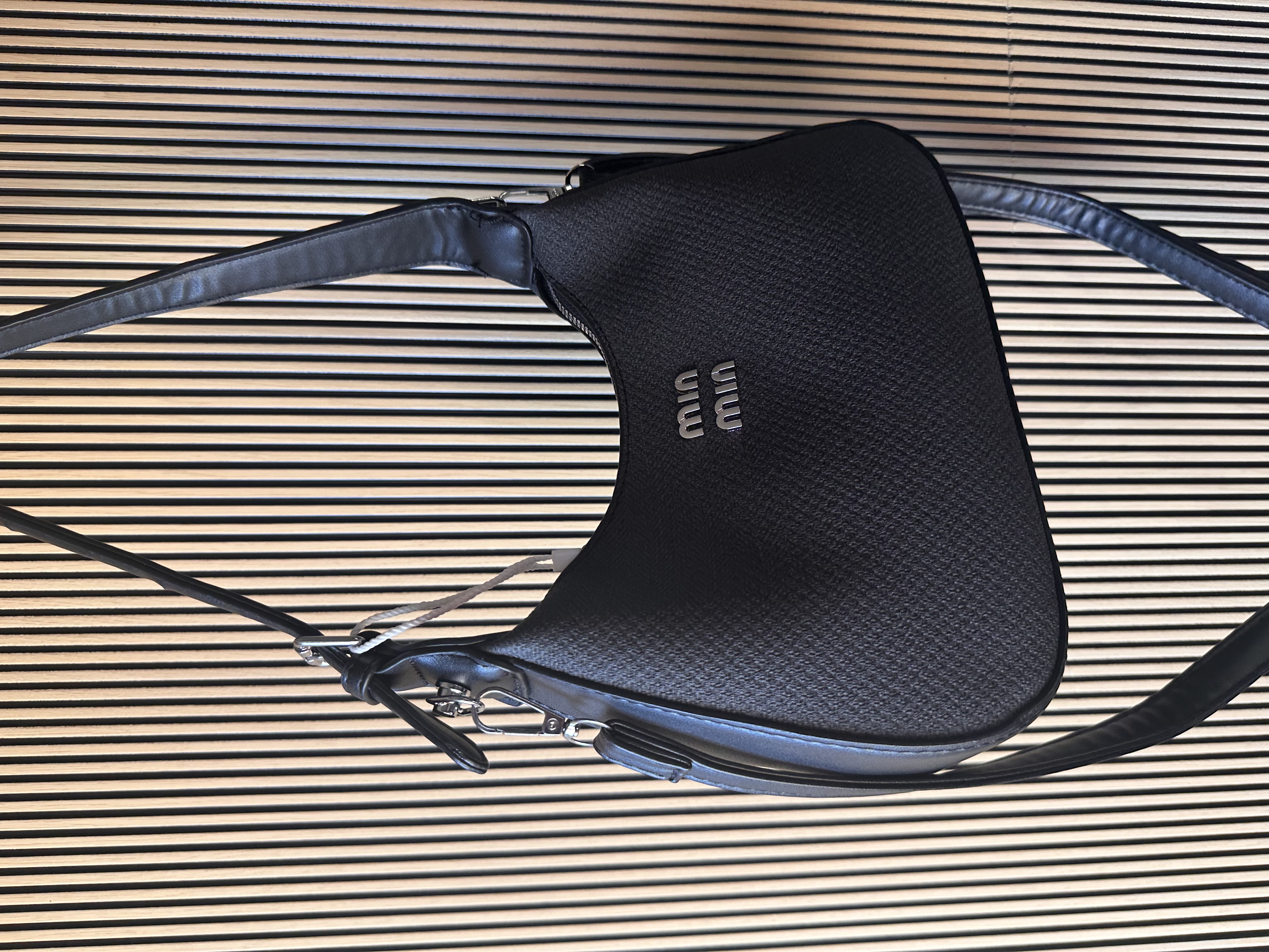 Cartera Negra Min
