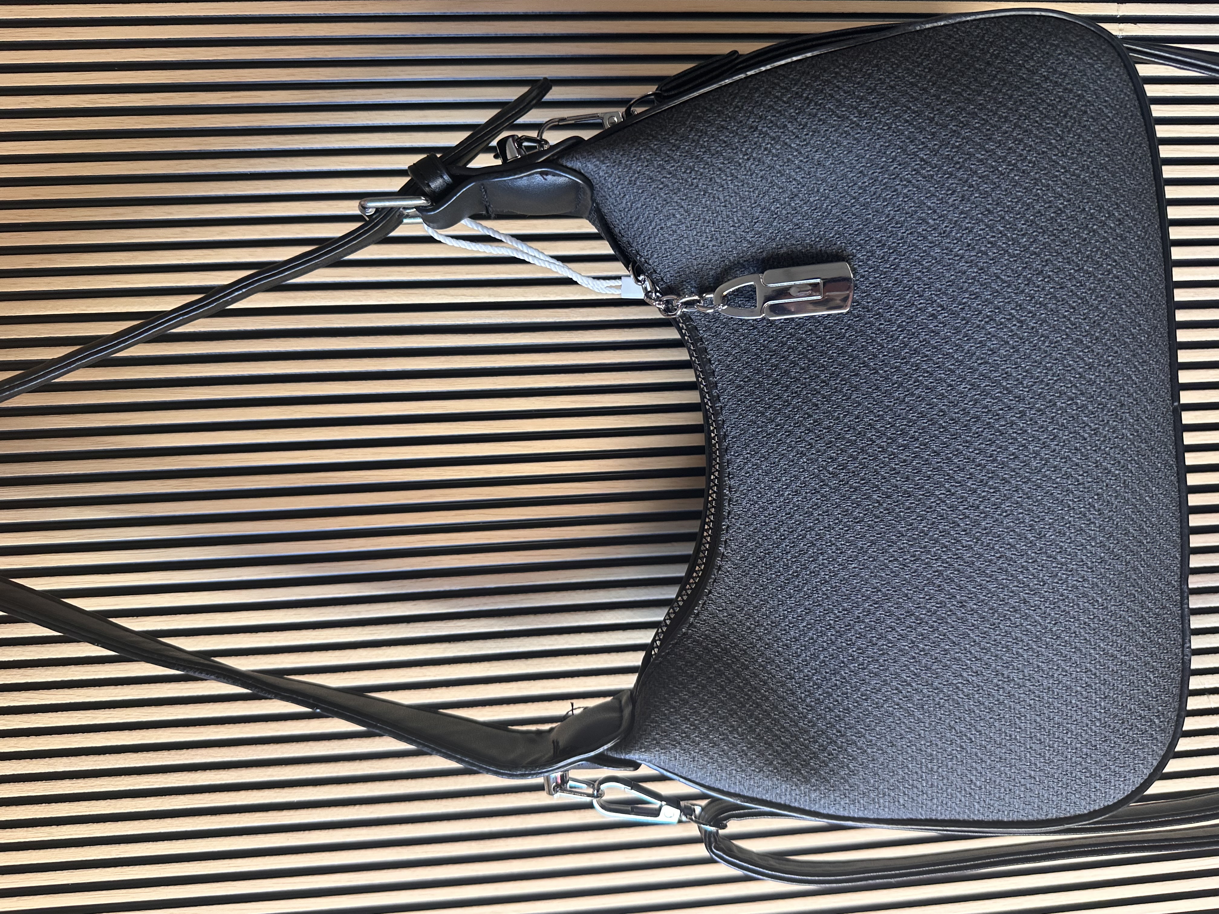 Cartera Negra Min