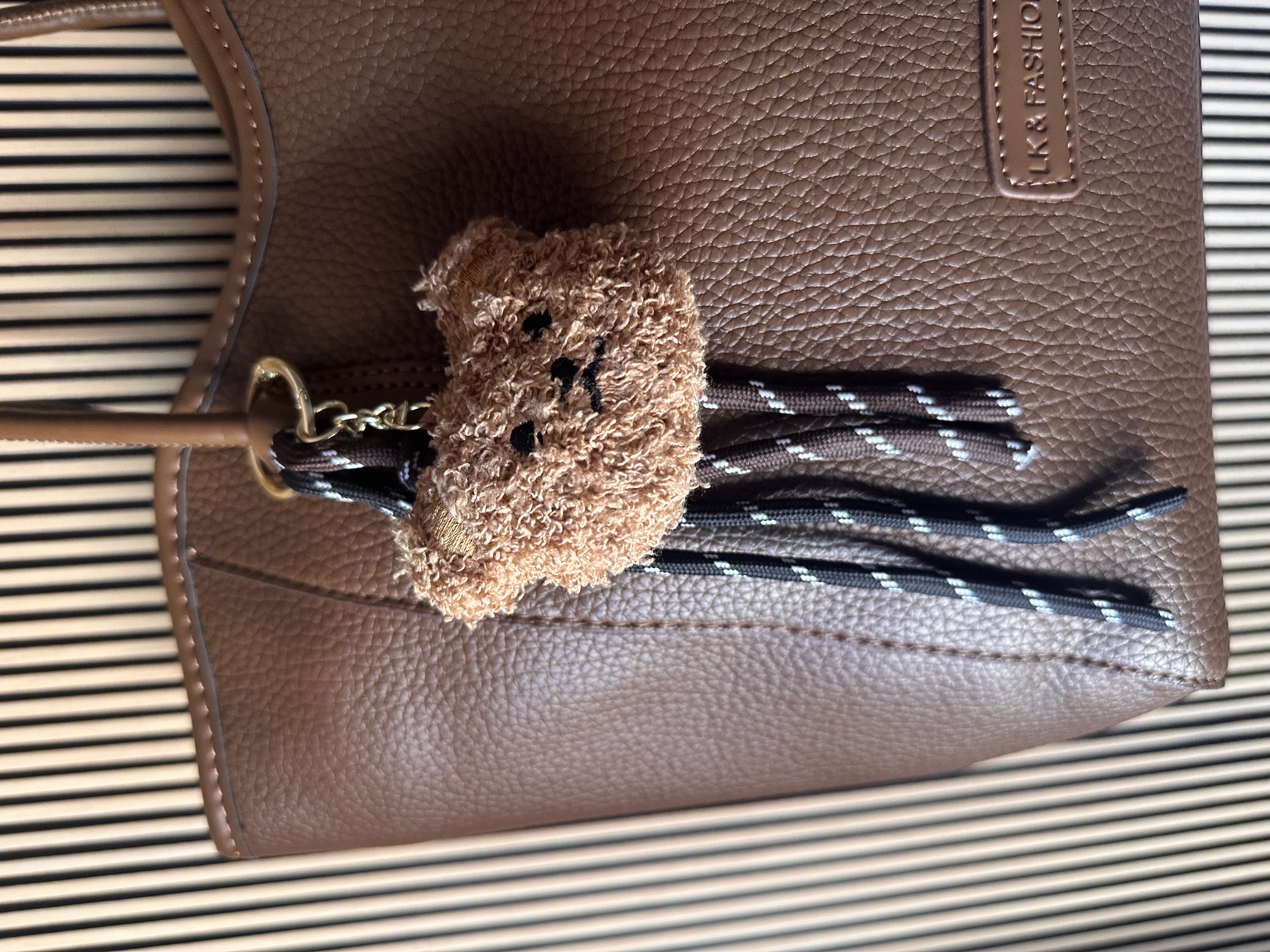 Cartera con Charms
